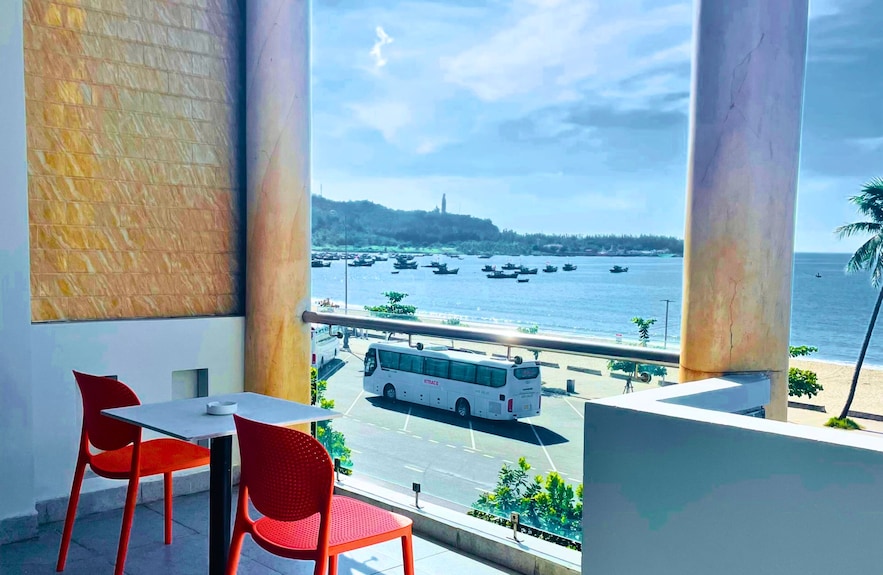 Quán ăn view biển Lý Sơn Quán ăn view biển Lý Sơn