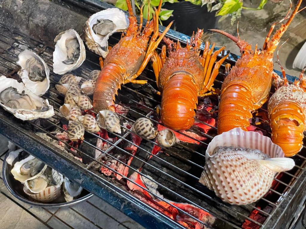 Top địa chỉ quán ăn hải sản ngon Lý Sơn